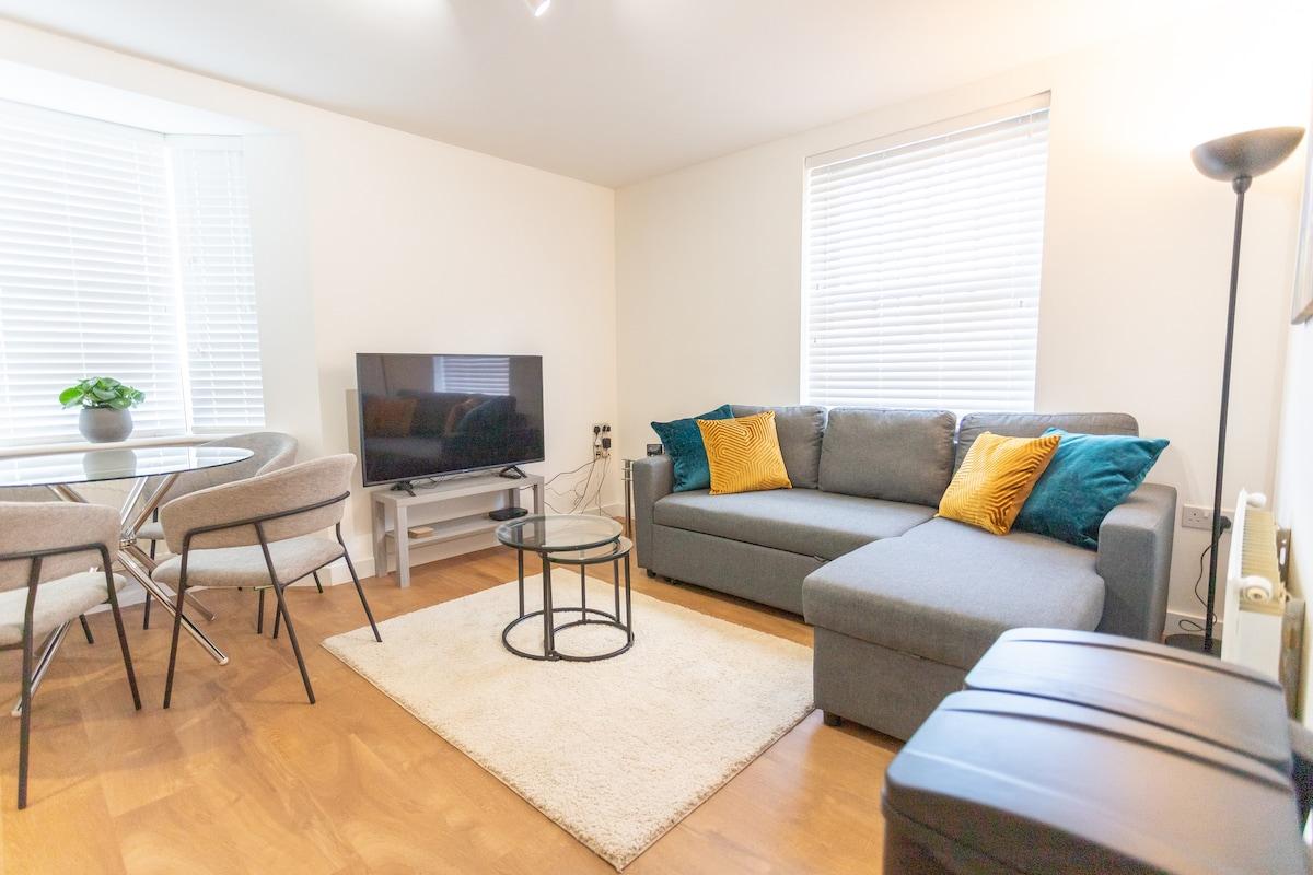 Pet-Friendly Ground-Floor 2BR | Near M1 & A4211