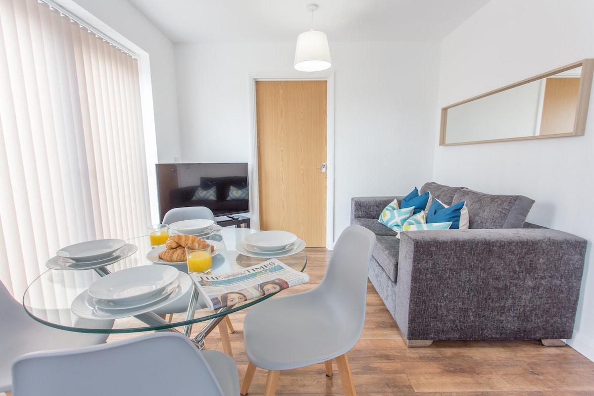 Pet-Friendly Oxford 2BR Apartment | King Bed