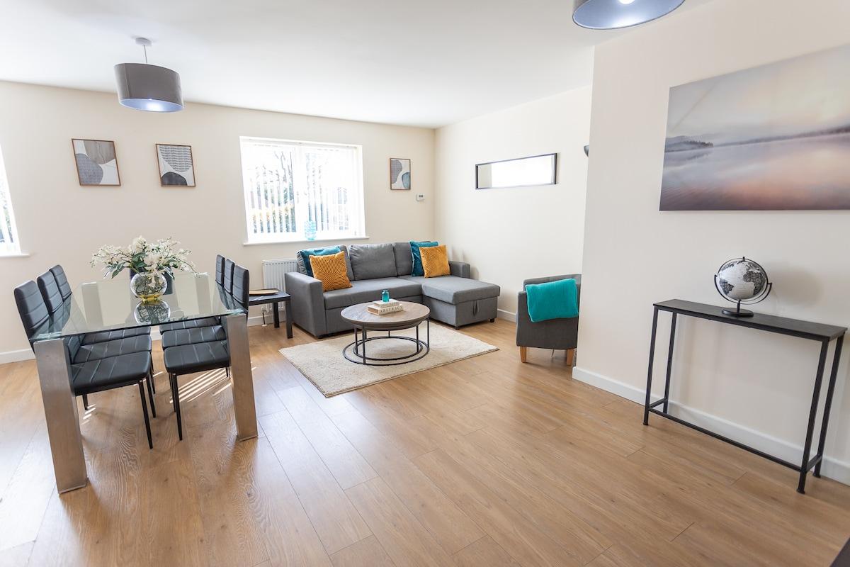 Spacious 2BR | Ensuite| Oxford, Airport & Bicester1