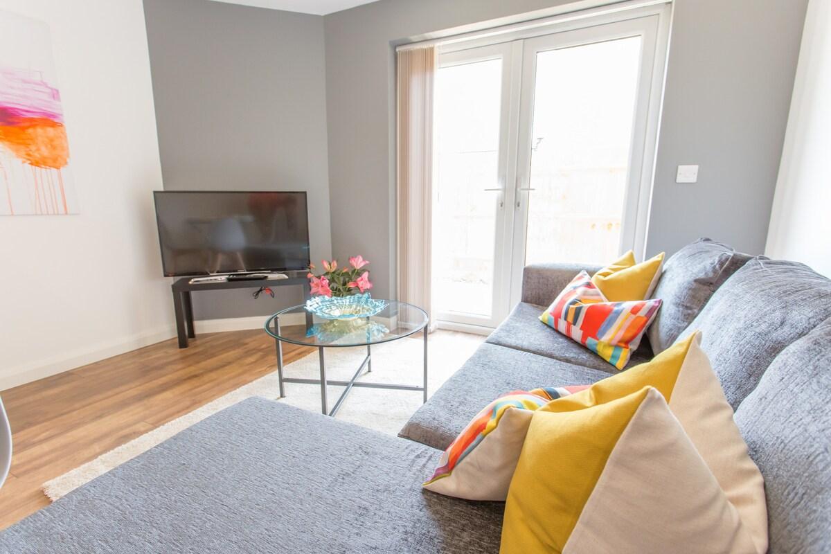 Modern 1BR | Patio | Pets | By Science Park/BMW2