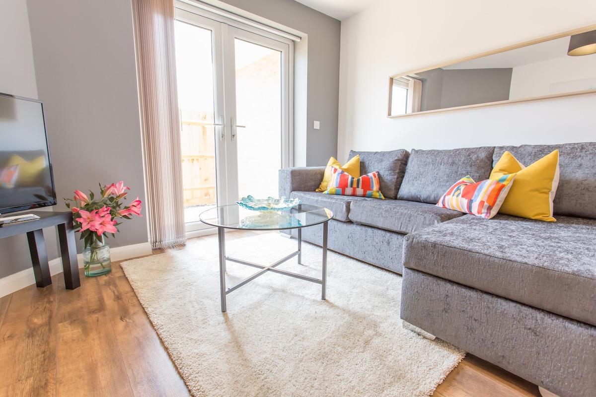 Modern 1BR | Patio | Pets | By Science Park/BMW4
