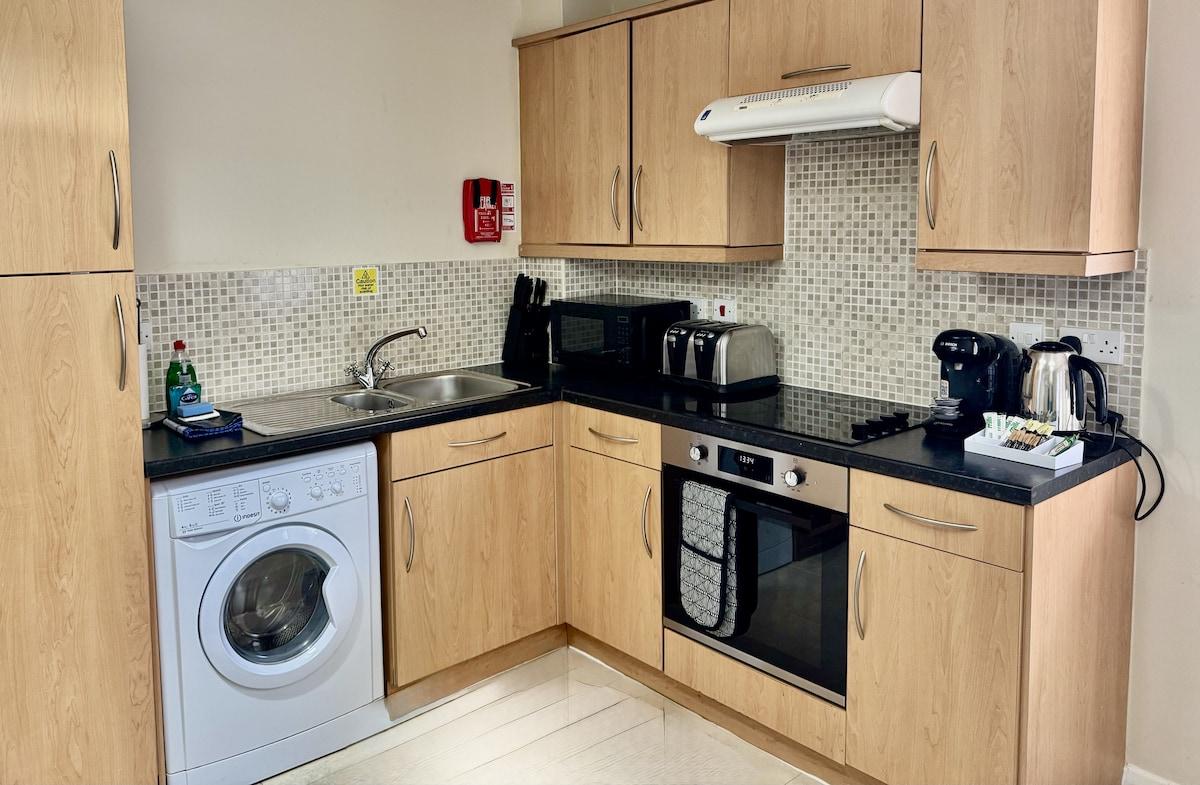 Bright 2BR in Headington | JR, Manor & Shops3